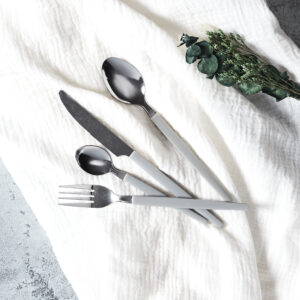 MENAGERE 16PCS INDISPENSABLE M8